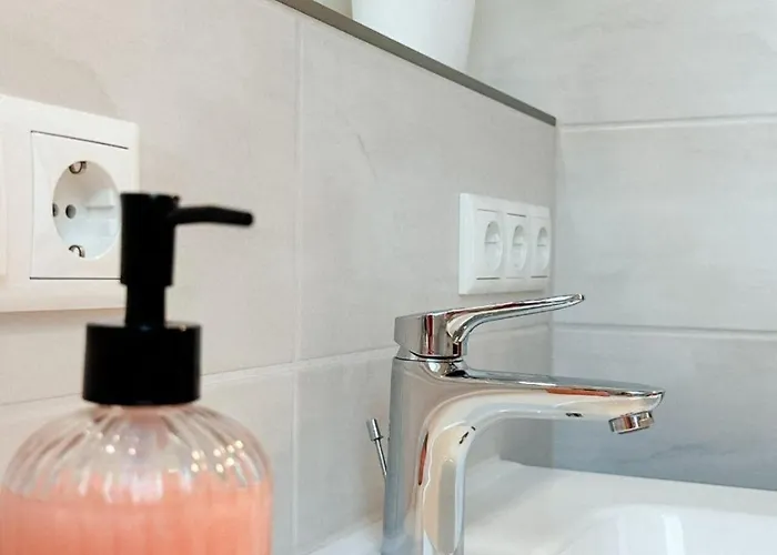 Sali Homes K39 Monte-carlo -spacious 6-bedroom With Terrace And Garden Views In Ideal For Groups * באיירוט